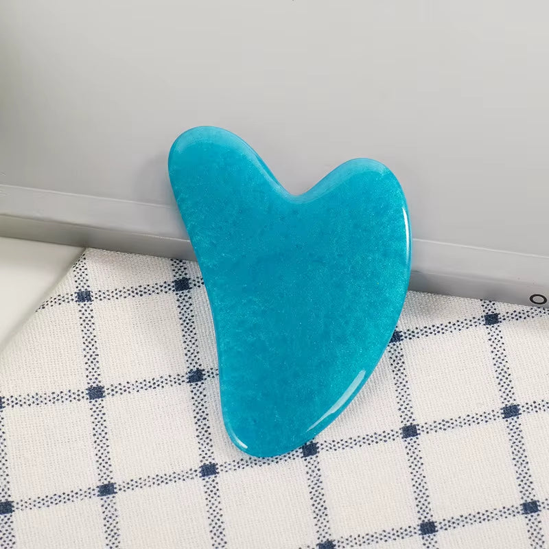Gua Sha Facial Tools Quartz Massage Tool for Scraping and SPA Acupuncture Therapy Heart Shape Guasha Stone for Women
