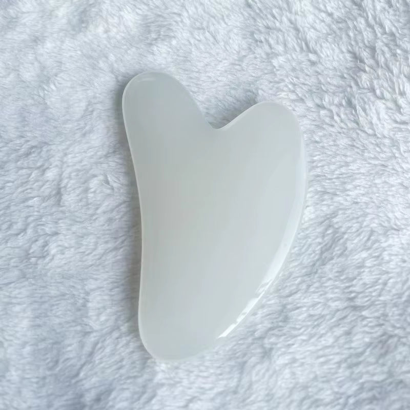 Gua Sha Facial Tools Quartz Massage Tool for Scraping and SPA Acupuncture Therapy Heart Shape Guasha Stone for Women