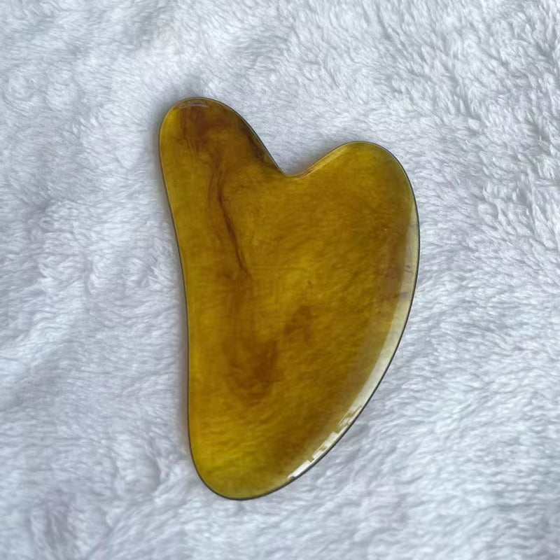 Gua Sha Facial Tools Quartz Massage Tool for Scraping and SPA Acupuncture Therapy Heart Shape Guasha Stone for Women