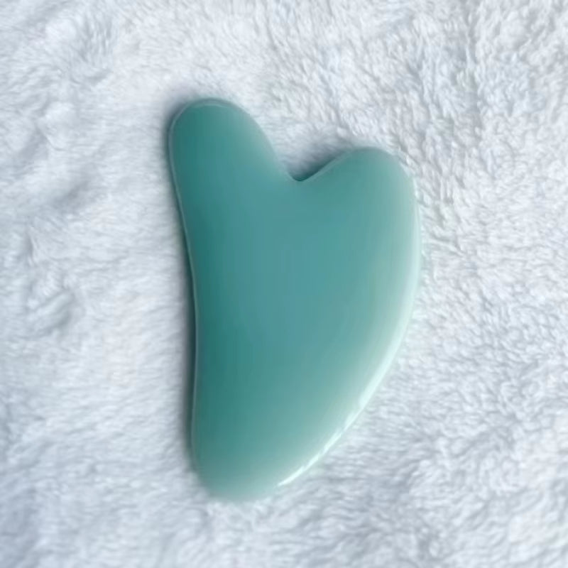 Gua Sha Facial Tools Quartz Massage Tool for Scraping and SPA Acupuncture Therapy Heart Shape Guasha Stone for Women