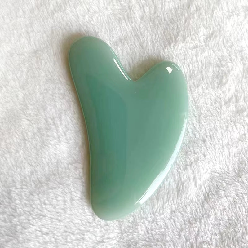 Gua Sha Facial Tools Quartz Massage Tool for Scraping and SPA Acupuncture Therapy Heart Shape Guasha Stone for Women