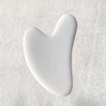 Gua Sha Facial Tools Quartz Massage Tool for Scraping and SPA Acupuncture Therapy Heart Shape Guasha Stone for Women